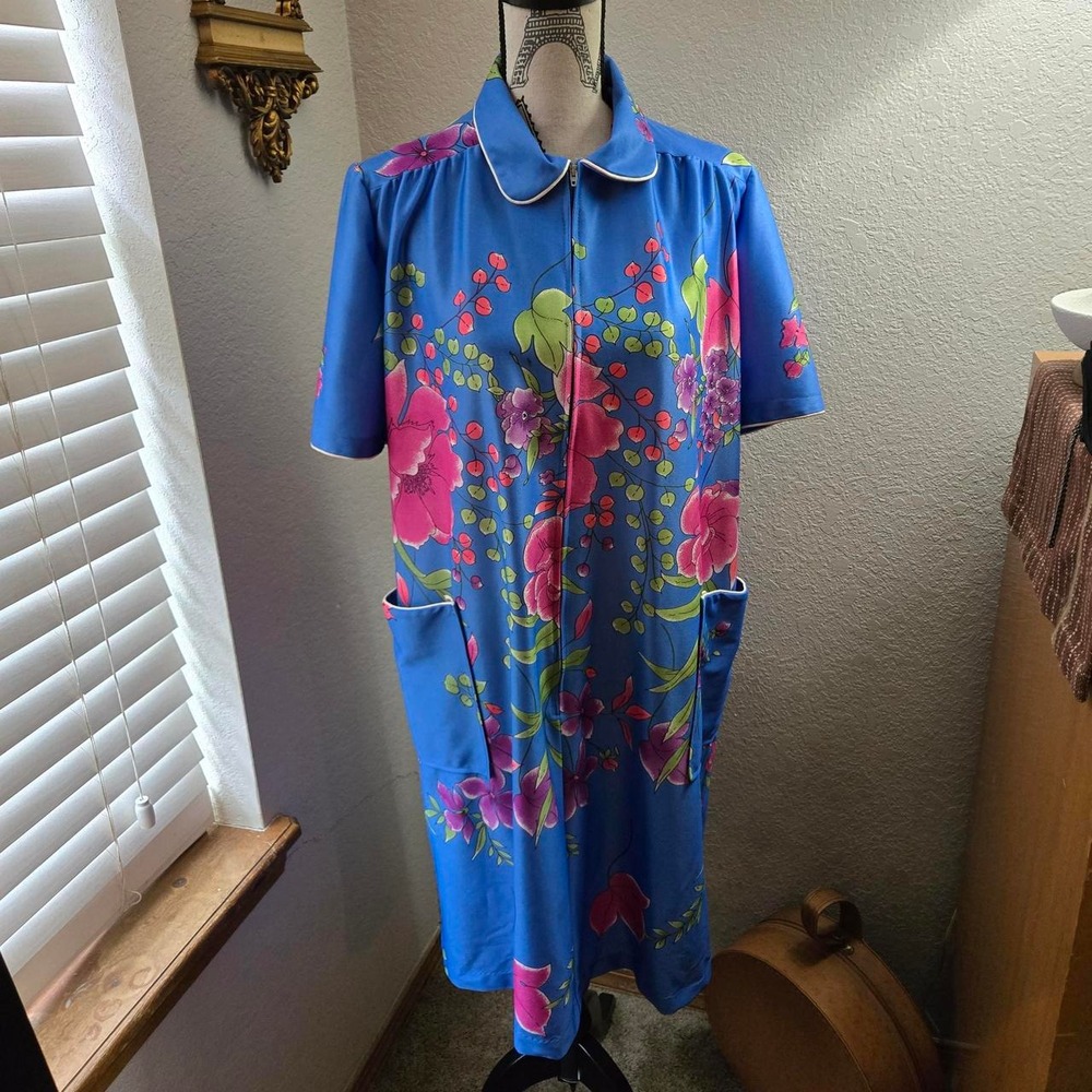 Vintage Housecoat by Loungewear